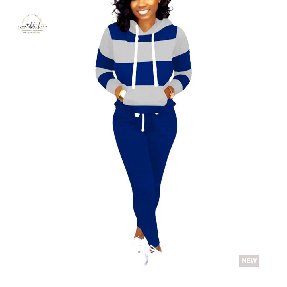 Large Polyester Tracksuit Set with Hoodie and Pockets for Casual Wear